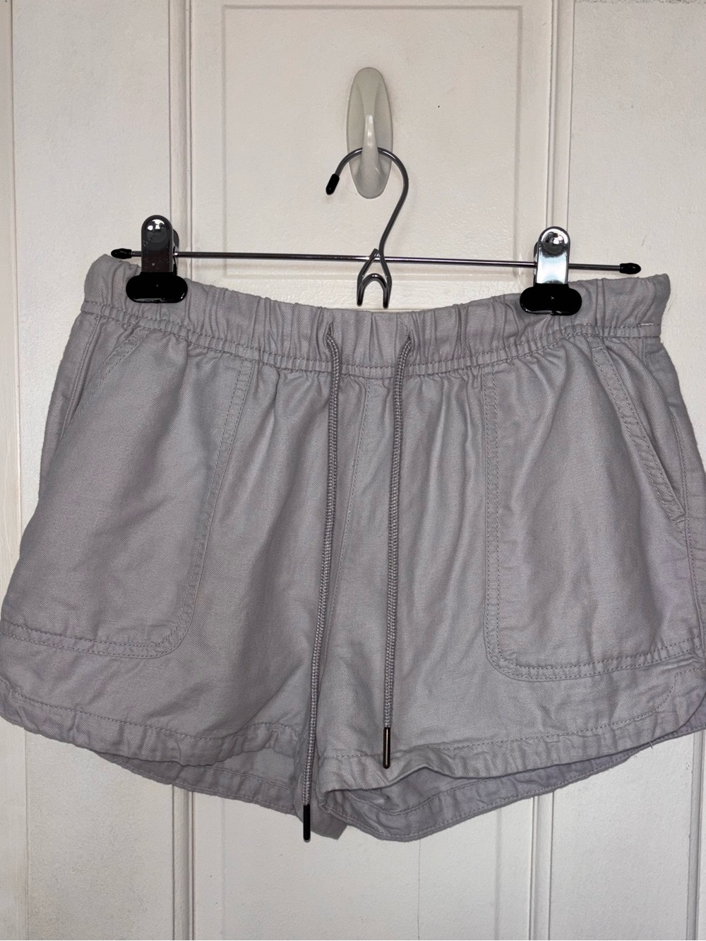 Cynthia Rowley Light Gray Drawstring Casual Shorts